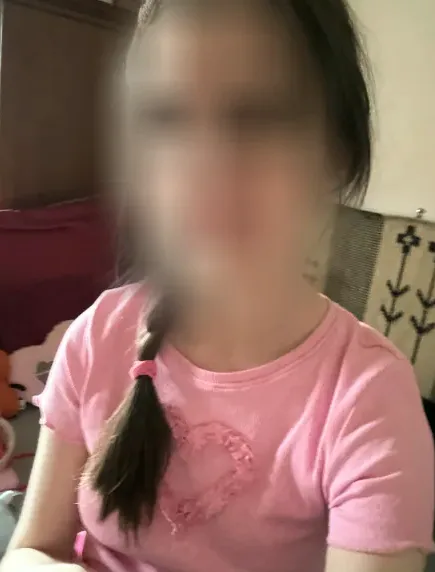 Nadine, 25